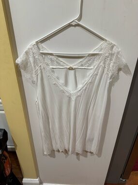 POL White Lace-Trim V-Neck Chemise Top